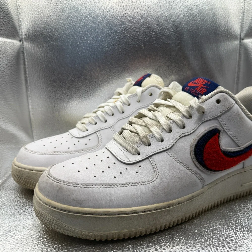 Size 9 Nike Air Force 1 '07 LV8 Chenille Swoosh White‎ Mens Sneakers 823511-106